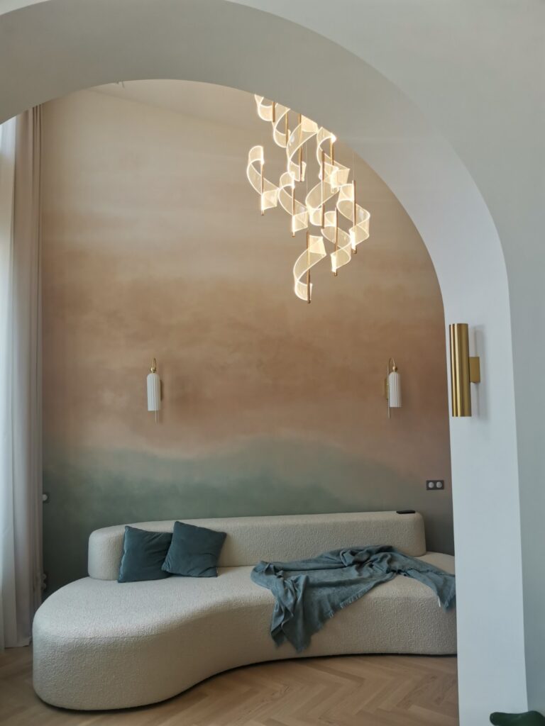 Градиент в интерьере, нанесение декоративной штукатурки в технике градиент накатка